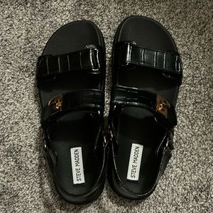 Mona sandal by Steve Madden